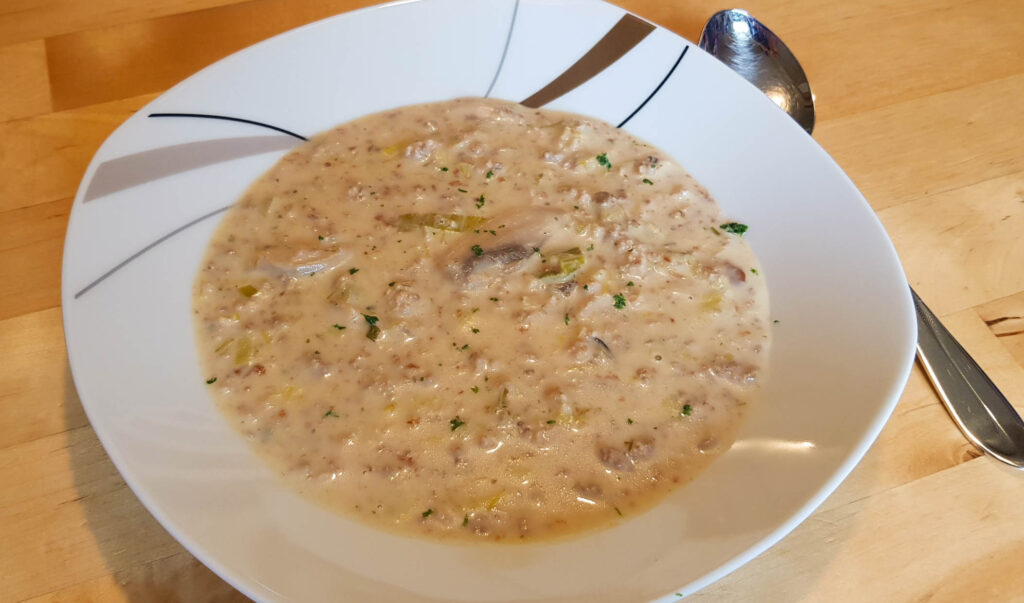 Käse-Hackfleisch Suppe – Jasmin kocht